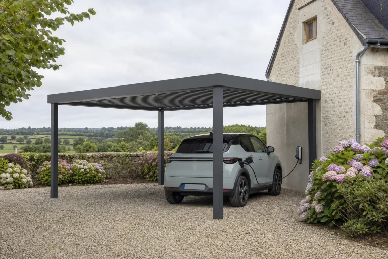 Carport aluminium avec borne de recharge en Pays de la Loire