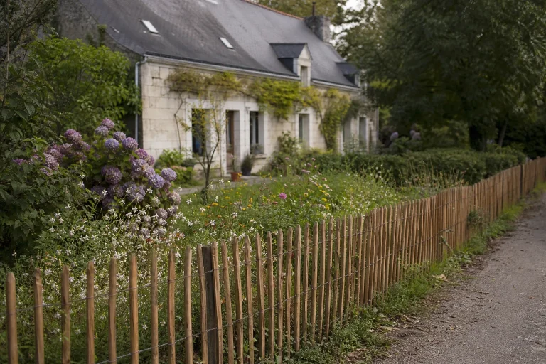 Pose de clôture en grillage rigide en Pays de la Loire